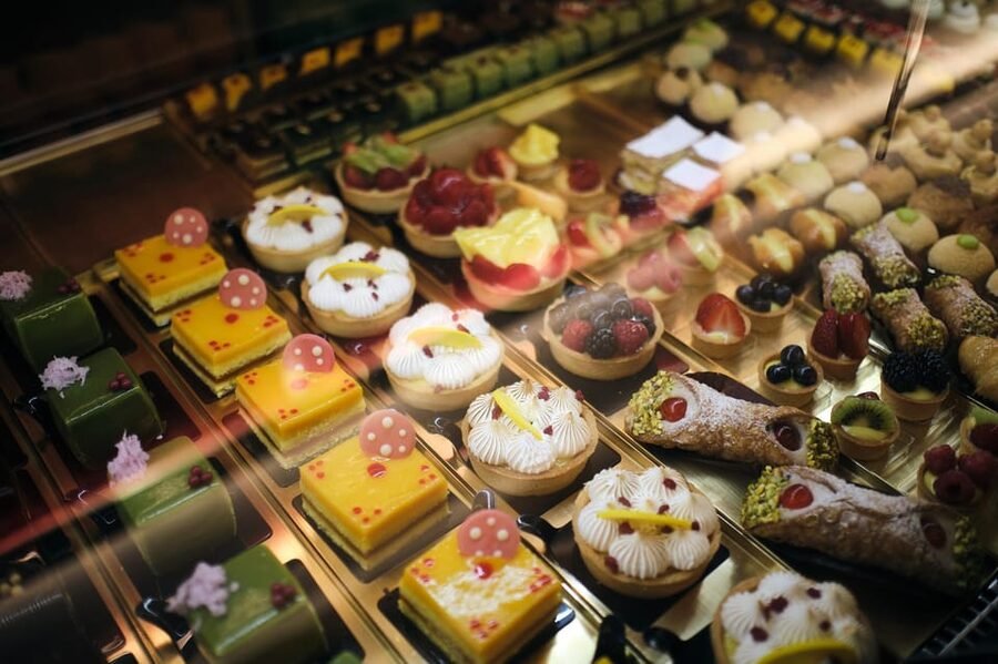 1.5 Hour Food Tour in Verona with Tastings & Sightseeing - Corso Porta Nuova and Piazza Bra