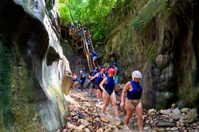 7 waterfalls+typical food - Returning to the Restaurant and Puerto Plata
