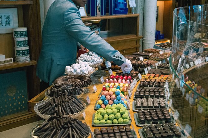 A Morning in Paris Food Tour: Croissants, Baguettes & Chocolate - Why this food walk works so well in the morning