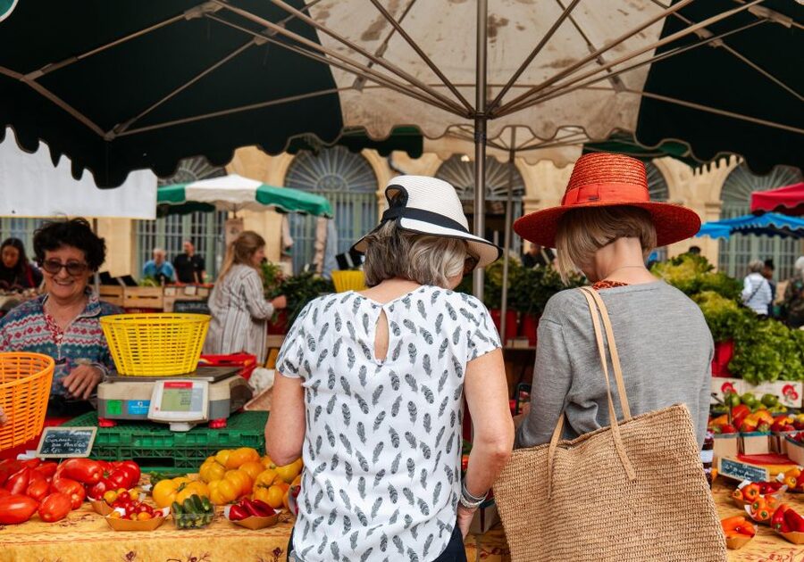 Aix en Provence Food & City Half Day tour - Cobblestones, fountains, and old-town streets