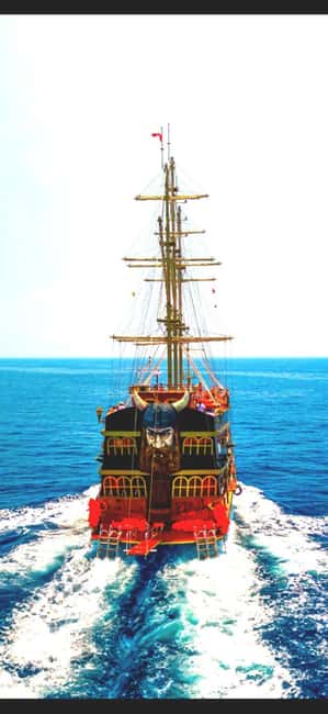 Alanya: Pirate Boat Tour with Food and Drinks - Seeing Alanya Castle from the water