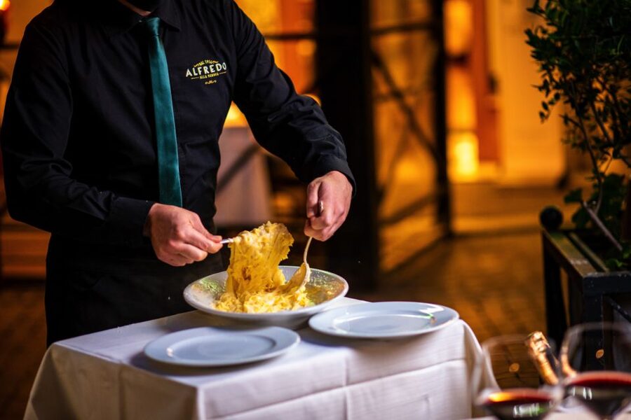 Alfredo alla Scrofa Restaurant in Rome: Eat Like a Star - Dietary needs and practical limitations