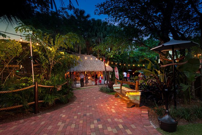 All You Can Eat BBQ Dinner and Show at Tropical Isle with Sightseeing Cruise - The evening at a glance