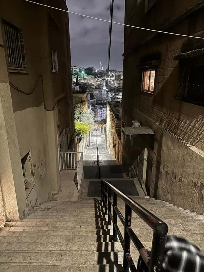 Amman: Culture, History, Tradition & Food Day or Night Tour - Following the route downhill to Amman’s older center