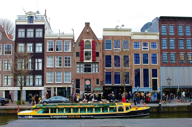 Amsterdam canal cruise with culinary burger or cheese & wine - Is the $40 price good value?