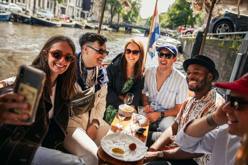 Amsterdam: Food and Canal Tour - Apple pie and familiar Dutch comfort food