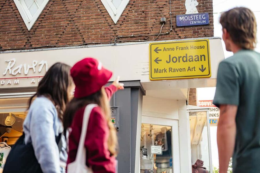 Amsterdam: Guided Cultural Food Tour in English or German - Key points at a glance