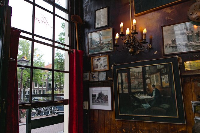 Amsterdam Jordaan Food & Drinks Tour with Eating Europe - Papeneiland and the apple pie tradition