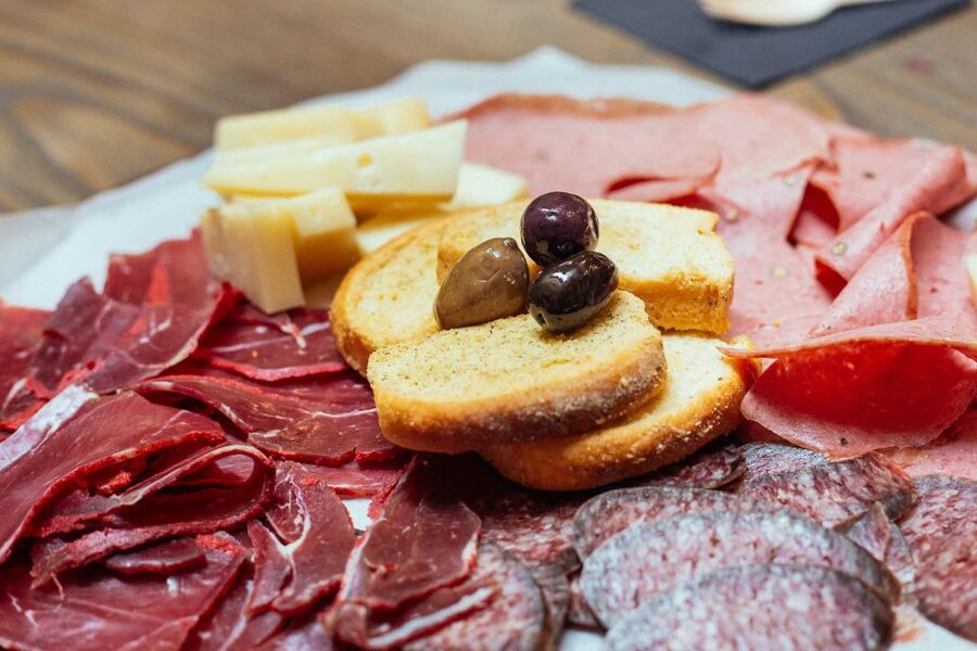 Athens: Private Food Tour – 10 Tastings With Locals - Why food is a smart way to meet Athens