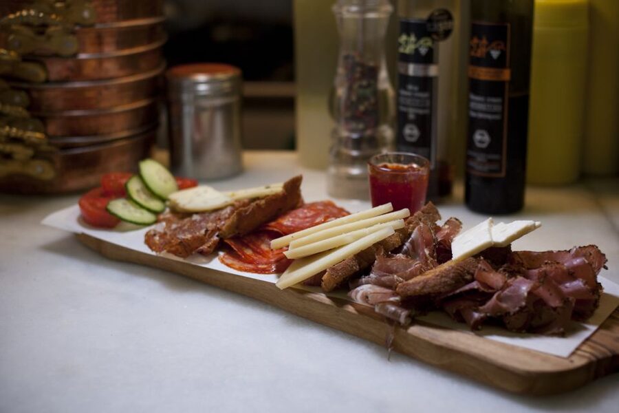 Athens: The Classic Food Tasting Tour - Who will enjoy it most?
