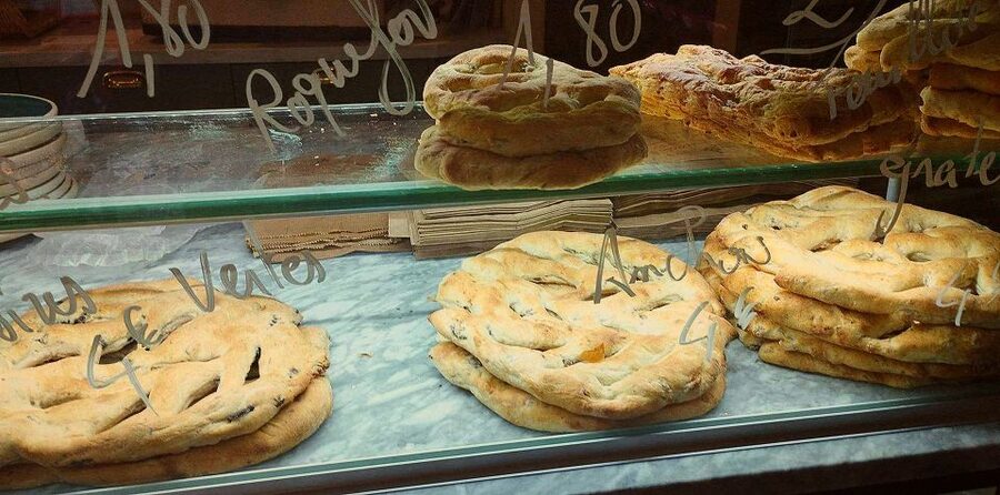 Avignon: Historic District Guided Food & Wine Walking Tour - Why food is a smart way to see Avignon