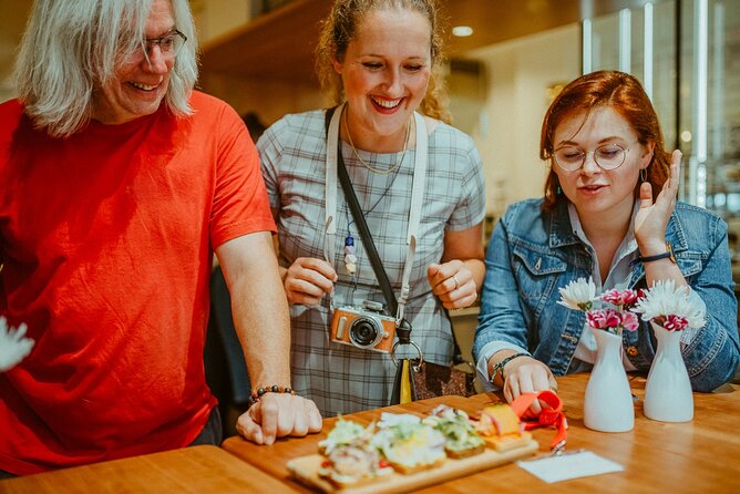 Award-Winning Prague Evening Old Town Food and Drink Tour - The guide makes or breaks the evening