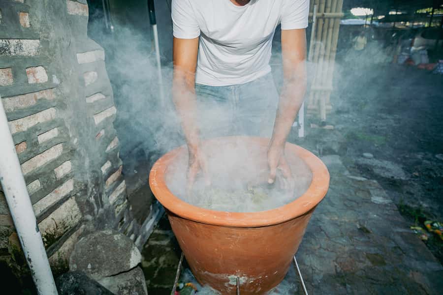 Bali: Bites Food Tour with over 15 Tastings - Ayam betutu and the flavor of slow cooking