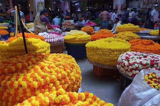 Bangalore : Evening Food Street Walk and Market Visit - Starting at Chickpet Metro Station