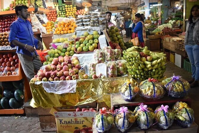 Bangalore : Evening Food Street Walk and Market Visit - Eating your way through VV Puram’s Thindi Beedi