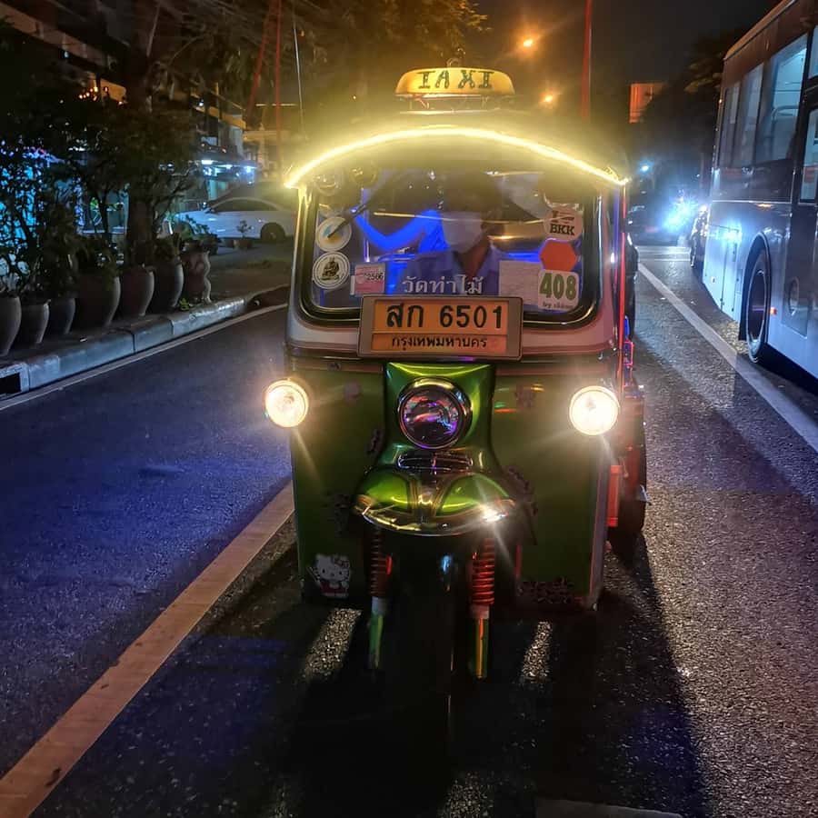 Bangkok Adventure Tuk Tuk Food Tour - Why this tour works best at night