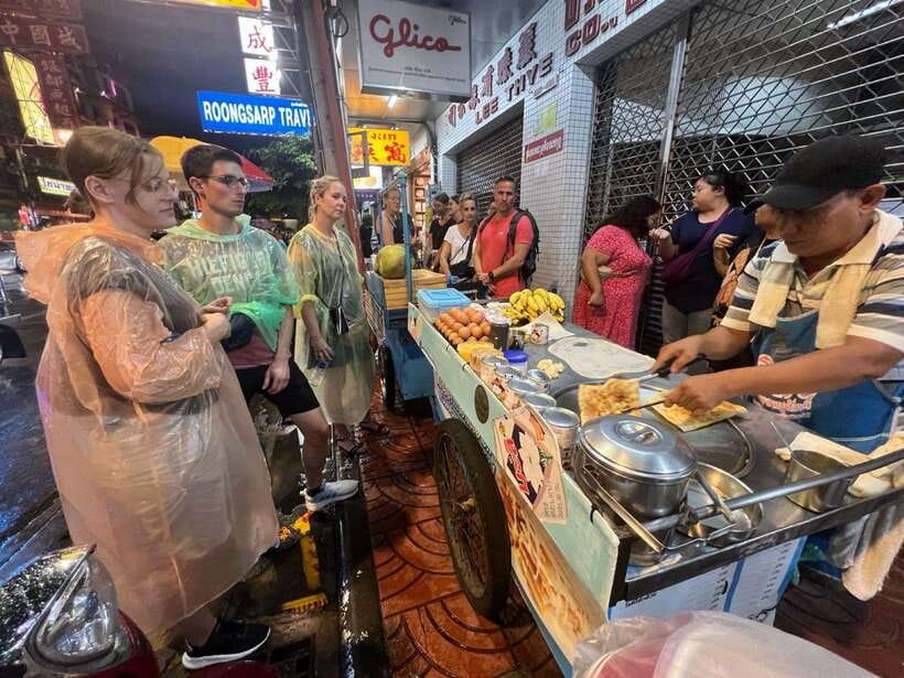 Bangkok Authentic Tasting Thai-Chinatown Walking Food Tour - Who should book this Chinatown food tour?