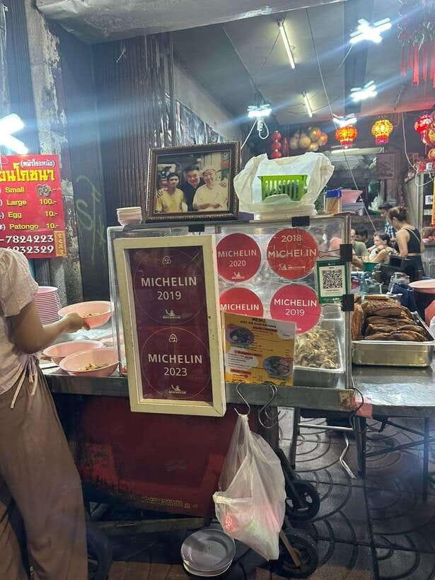 Bangkok Authentic Tasting Thai-Chinatown Walking Food Tour - The guides make or break the experience