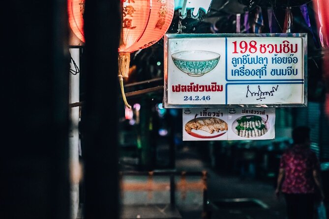 Bangkok: Backstreets Food Tour with 15+ Tastings - Why the two-guide system matters
