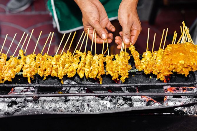 Bangkok: Backstreets Food Tour with 15+ Tastings - Entering Yaowarat through its narrow lanes