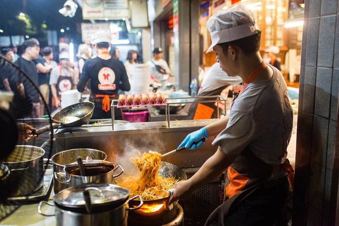 Bangkok by Night: Temples, Markets and Food Tuk-Tuk Tour - Rattanakosin and the Grand Palace lights