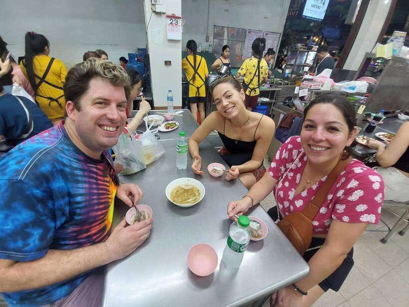 Bangkok: Chinatown Food Tour with Michelin Food Stalls - Starting at Wat Mangkon in the early evening