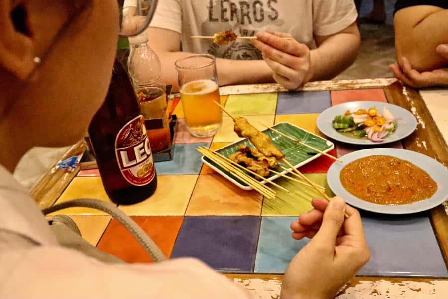 Bangkok: Chinatown Street Food Tour with 8+ Local Dishes - Group size, pace, and practical comfort