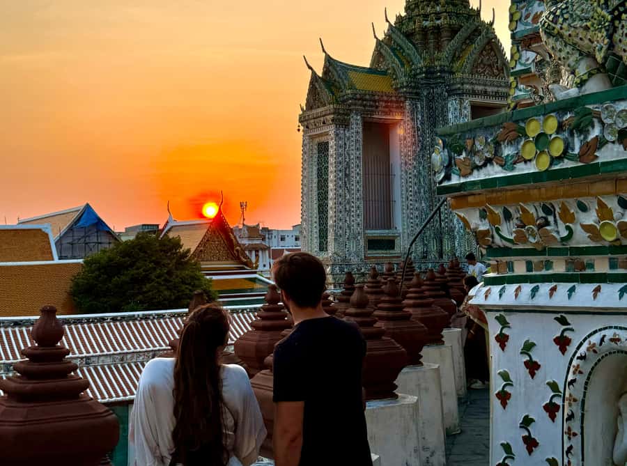 Bangkok: Highlights with Food Tour & Sunset in Wat Arun - Wat Arun at sunset