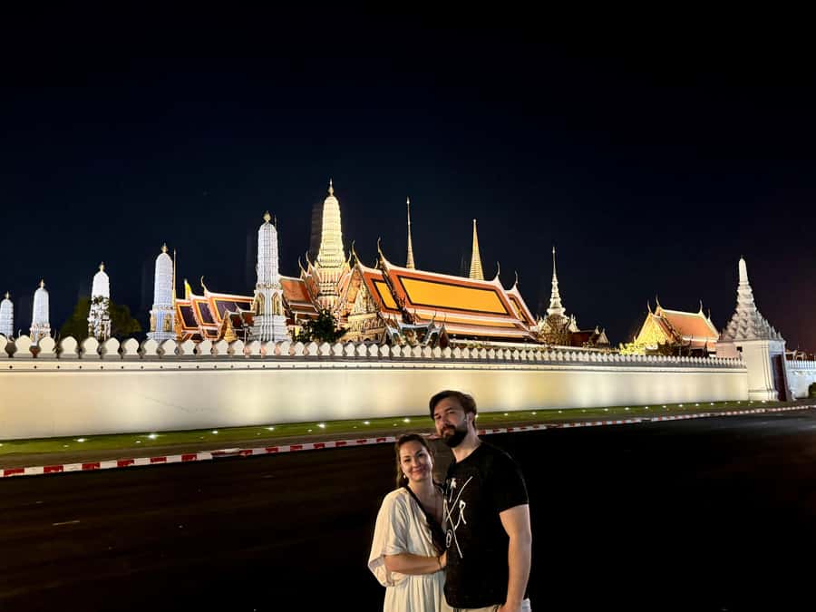Bangkok: Highlights with Food Tour & Sunset in Wat Arun - Cruising Bangkok’s canals by long-tail boat