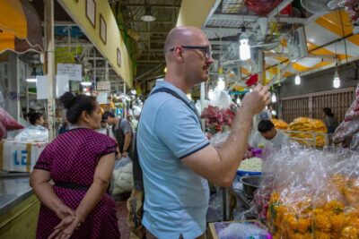Markets, Temples and Food Night Tour by Tuk Tuk