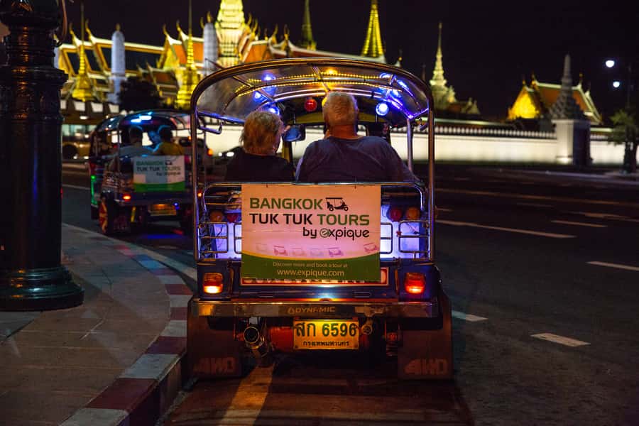 Bangkok: Markets, Temples and Food Night Tour by Tuk Tuk - The guide can make or break the evening