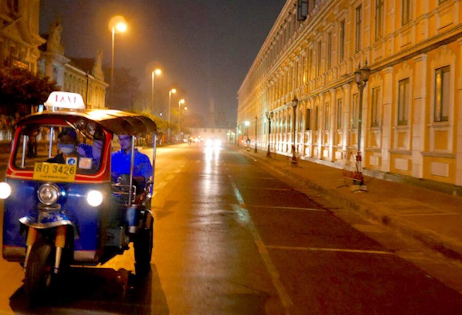 Bangkok: Midnight Food Tour by Tuk-Tuk - Practical details that can affect your night