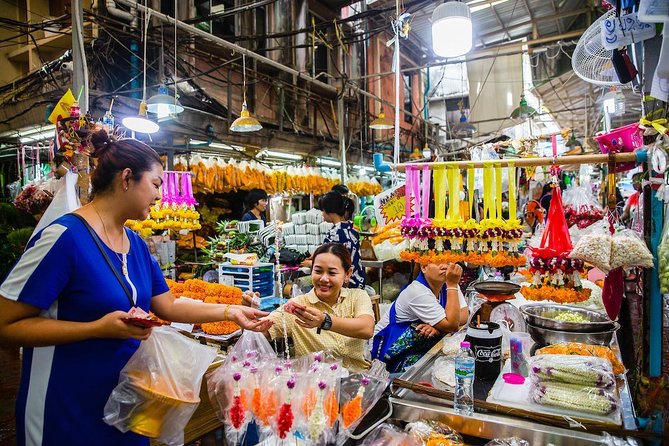 Bangkok Midnight Food Tuk Tuk Tour - Stop two: Isaan food in Pathum Wan