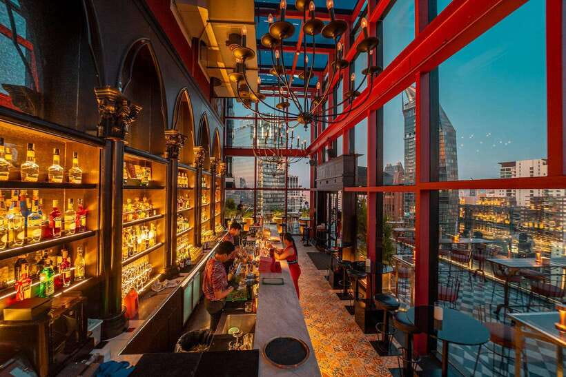 Bangkok: Mojjo Rooftop Lounge & Bar Food & Beverage Package - What the 1.5-hour visit is really like
