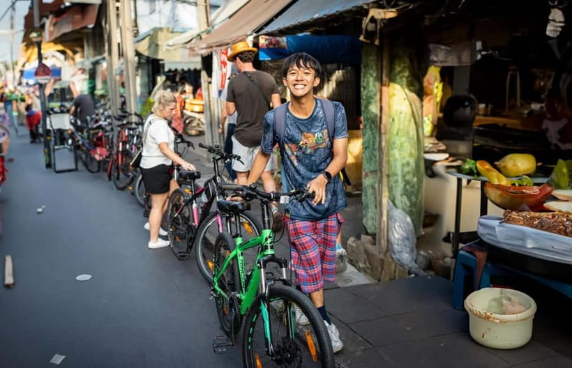 Bangkok: Must-Try Hidden Bike & Food Experience - The meal that gives the tour its local character