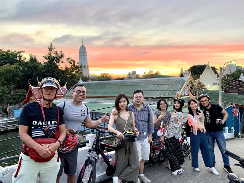 Bangkok: Must-Try Hidden Bike & Food Experience - Two final stops before returning to the café