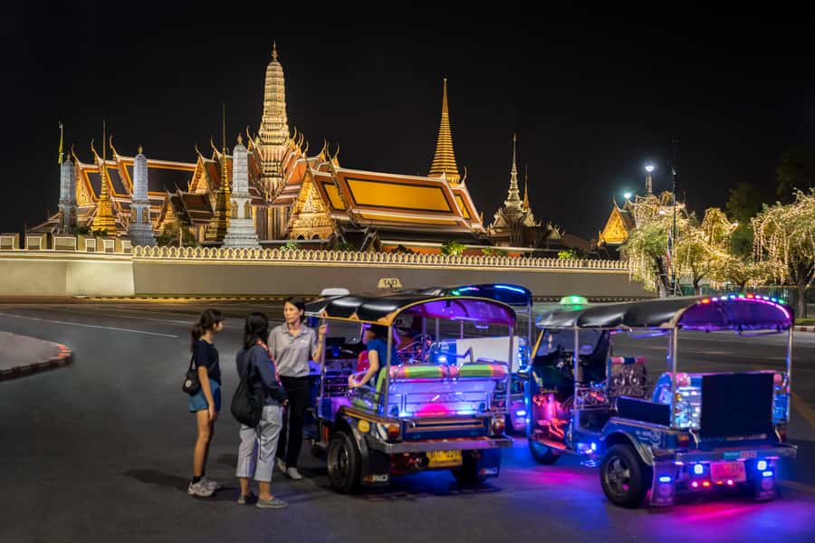Bangkok Street Food and Night Lights by Tuk Tuk - What the $65 price really covers