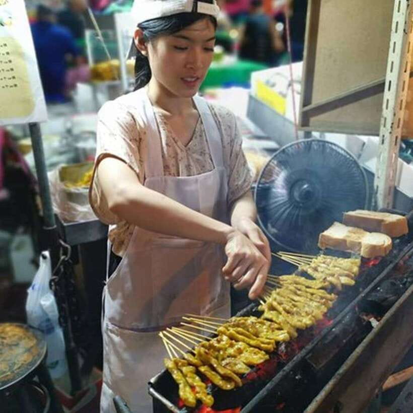 Bangkok: Street Food Tasting Tour at Night - Who will enjoy this Chinatown food walk?
