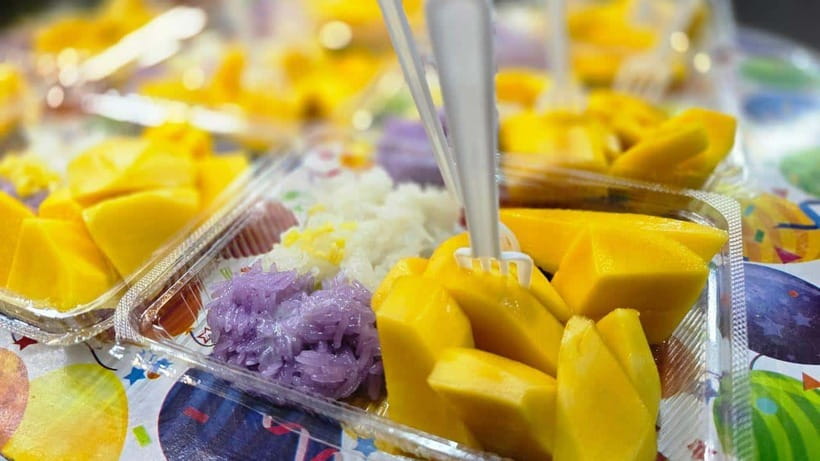 Bangkok: Street Food Tasting Tour at Night - The food story is as important as the food