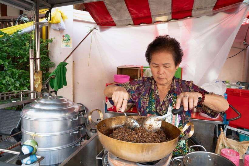 Bangkok: Talad Noi Hidden Gems & Street Food Adventure - Why Talad Noi makes a better food walk than a standard Chinatown tour