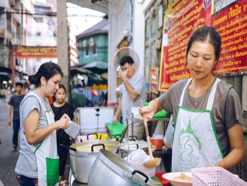 Bangkok: Talad Noi Hidden Gems & Street Food Adventure - Chow Sue Kong Shrine and its Chinese character