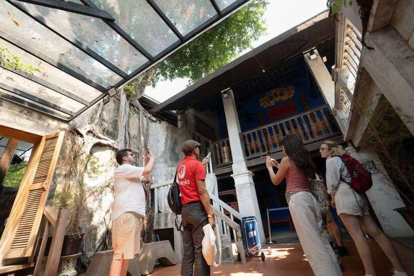 Bangkok: Talad Noi Hidden Gems & Street Food Adventure - Hong Sieng Kong and the move toward Chinatown