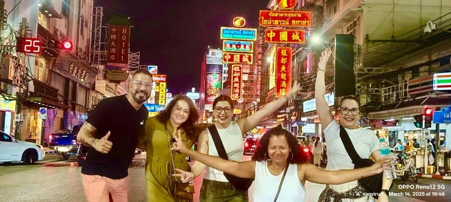 Bangkok: Tuk Tuk Adventure Chinatown Michelin Food & Temples - The Giant Swing, Wat Saket, and Democracy Monument