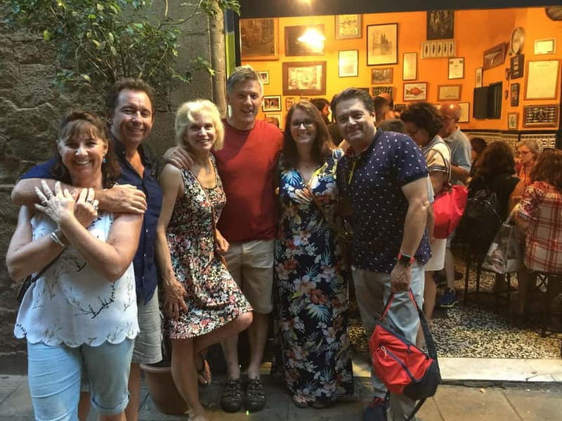 Barcelona: 3-Hour Sips, Sites & Bites Food & History Tour - The guides and the tone of the evening
