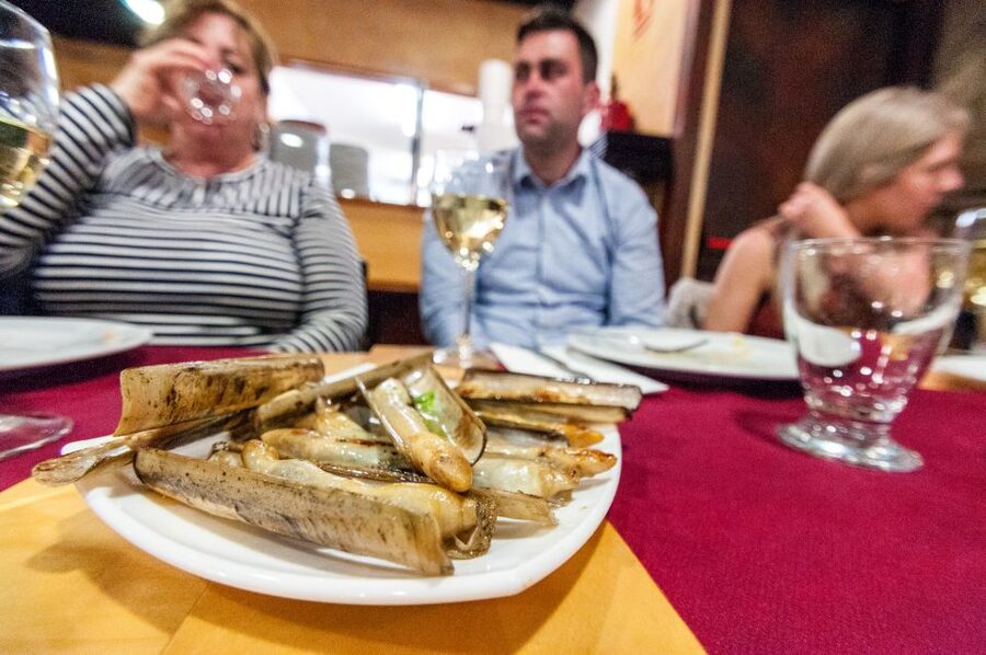 Barcelona Gourmet Food & Wine Tour with Local Expert - Should you book the Barcelona Gourmet Food and Wine Tour?