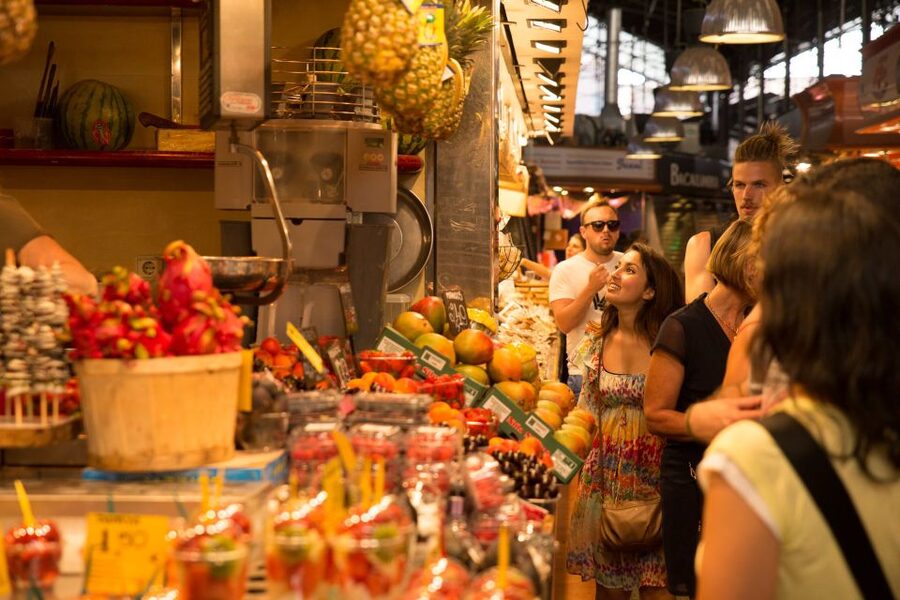 Barcelona: Private Food Tour – 10 Tastings with Locals - Vegetarian guests and Sunday planning