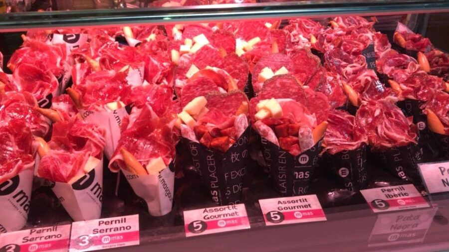 Barcelona: Street Food & Sightseeing Tour with Local Market - Dietary limits and comfort concerns