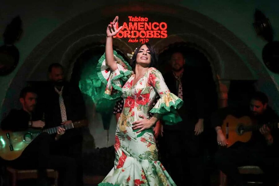 Barcelona: Tablao Flamenco Cordobes with Food/Drink Options - Practical advice before you book
