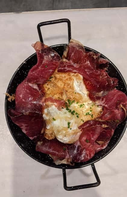 Barcelona Tapas Crawl food & drinks all included - Local drinks, from fresh vermouth to red wine