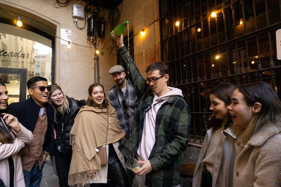 Barcelona: Tapas Tour with Food Tastings and Drinks - El Born and Santa Maria del Mar